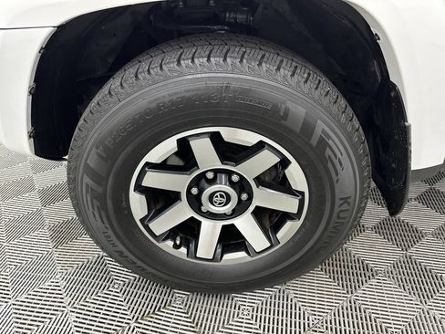 Used 2019 Toyota 4Runner TRD Off-Road Premium AWD/4WD image 12