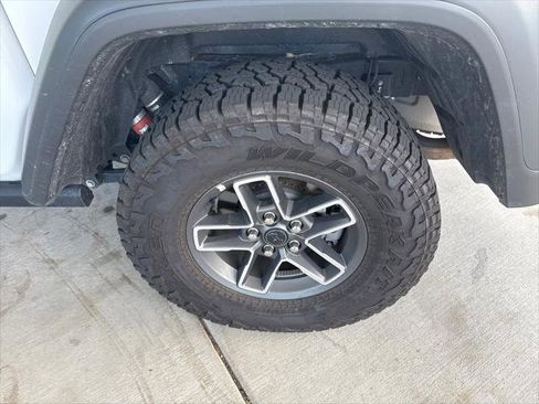 Used 2026 Jeep Gladiator Mojave AWD/4WD image 11