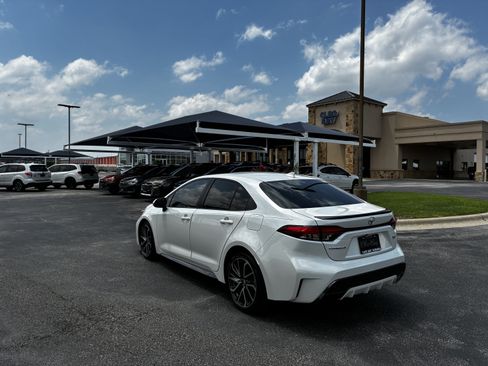 Used 2020 Toyota Corolla XSE FWD image 7