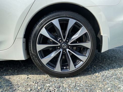 Used 2017 Nissan Maxima SR image 30