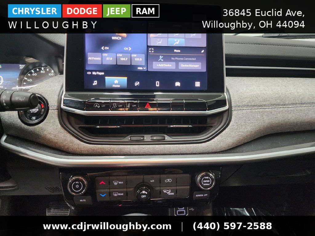 Used 2024 Jeep Compass Latitude AWD/4WD image 20