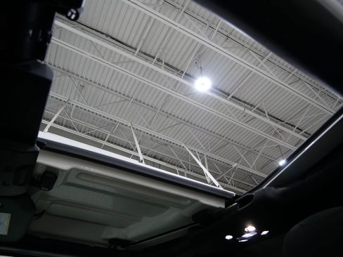 Used 2023 Jeep Wrangler Willys image 4