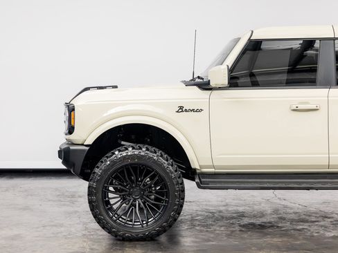 Used 2025 Ford Bronco Outer Banks AWD/4WD image 10