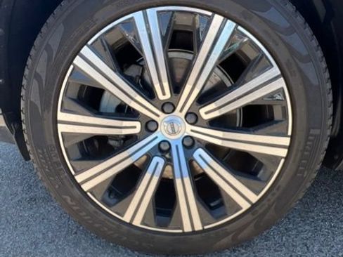 Used 2023 Volvo XC90 B5 Core w/ Protection Package Premier AWD/4WD image 38