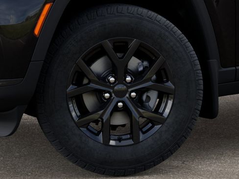 New 2025 Jeep Grand Cherokee L Laredo image 8