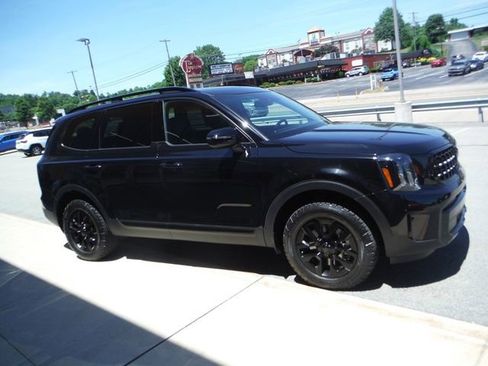 Used 2025 Kia Telluride AWD image 11