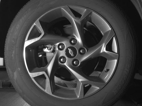 Used 2025 Chevrolet Trax LT w/ LT Convenience Package image 15