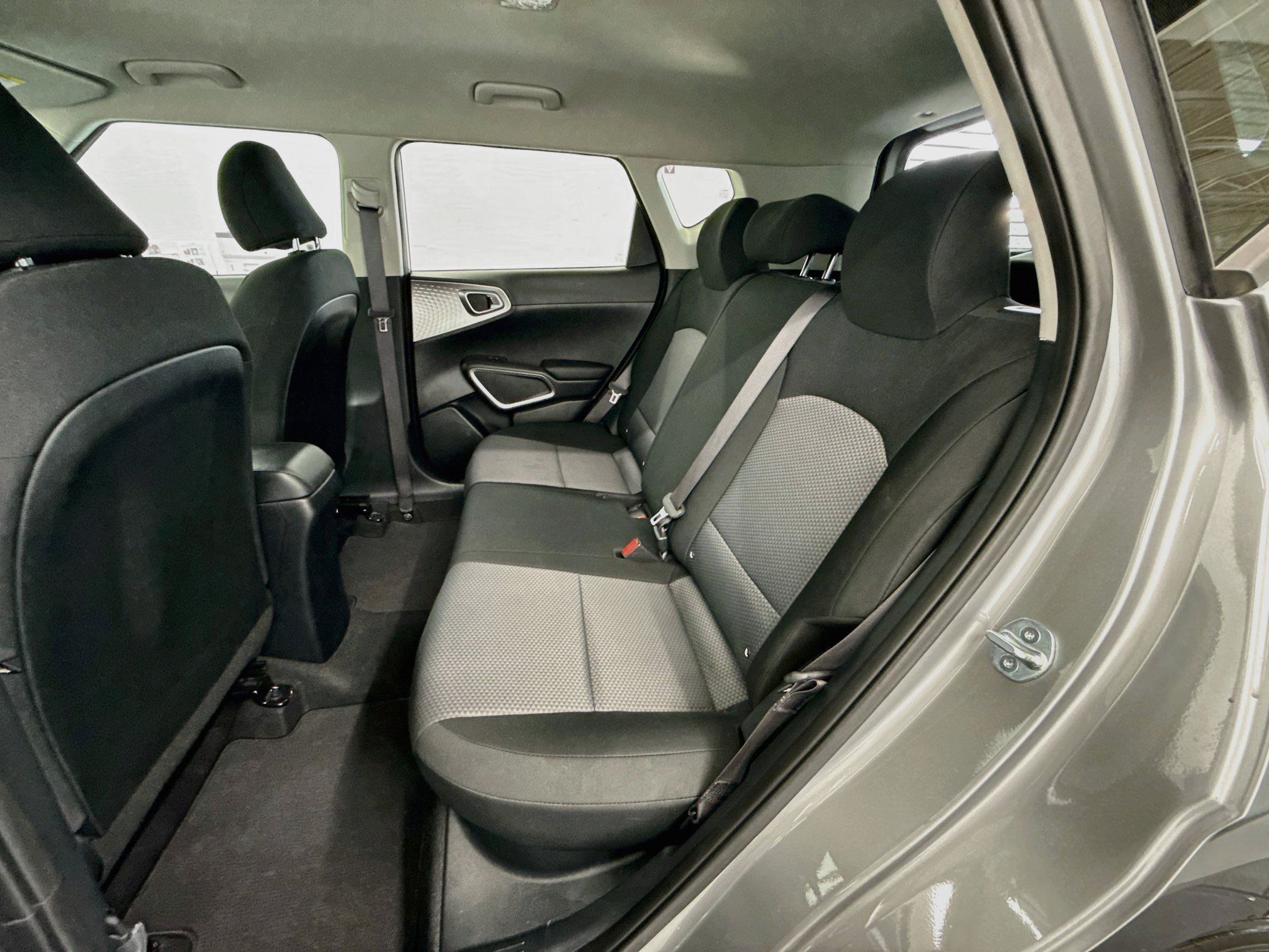 Used 2023 Kia Soul LX FWD image 27