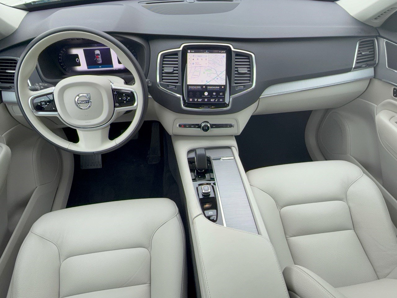 Certified 2025 Volvo XC90 B5 Core w/ Protection Package Premier AWD/4WD image 17