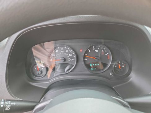 Used 2013 Jeep Patriot Sport FWD image 26