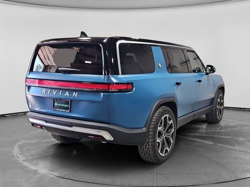 Used 2023 Rivian R1S Adventure AWD/4WD image 3