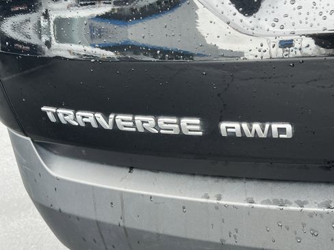Used 2020 Chevrolet Traverse LS image 9