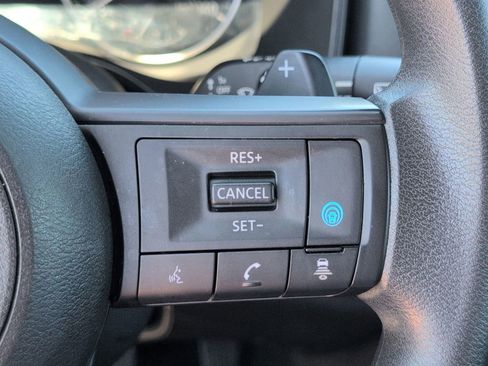 Used 2024 Nissan Rogue SV image 25