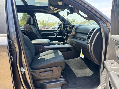 New 2026 RAM 1500 4x4 Crew Cab image 13