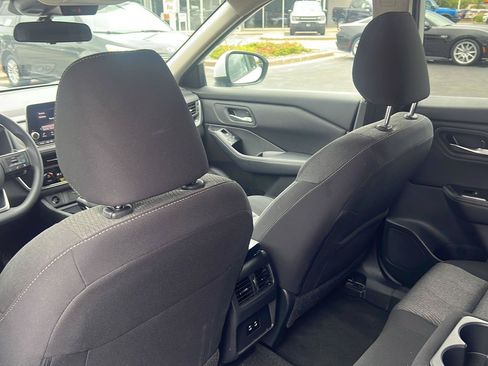 Used 2024 Nissan Rogue SV AWD/4WD image 16