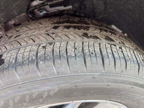 Used 2025 Nissan Rogue S image 21