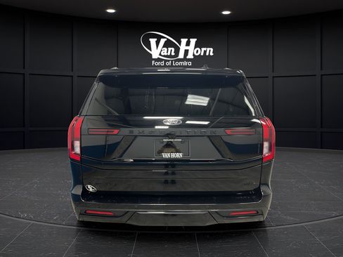 Used 2025 Ford Expedition Max Platinum w/ Stealth Appearance Package AWD/4WD image 6