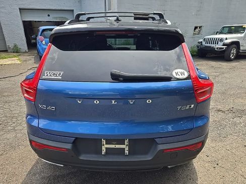 Used 2020 Volvo XC40 T5 R-Design w/ Protection Package Premier AWD/4WD image 5