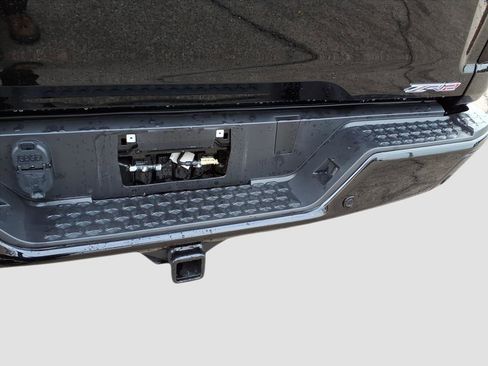 Certified 2024 Chevrolet Colorado ZR2 w/ ZR2 Convenience Package III image 18