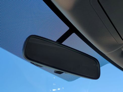 Used 2018 Nissan Rogue SV w/ Premium Package image 26