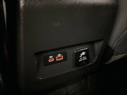 Used 2024 Nissan Frontier SV AWD/4WD image 32