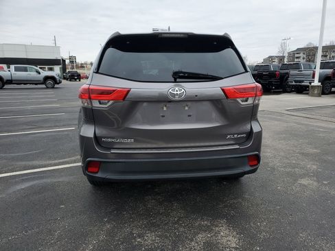 Used 2018 Toyota Highlander XLE image 5