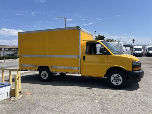 Used 2021 GMC Savana 3500 w/ Power Convenience Package RWD image 4