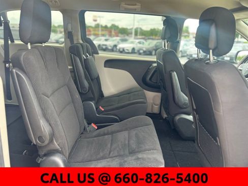 Used 2019 Dodge Grand Caravan SE w/ UConnect Hands-Free Group FWD image 7