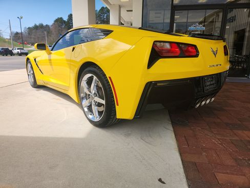 Used 2014 Chevrolet Corvette 3LT w/ 3LT Preferred Equipment Group image 7