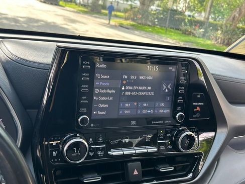 Used 2021 Toyota Highlander Limited image 56