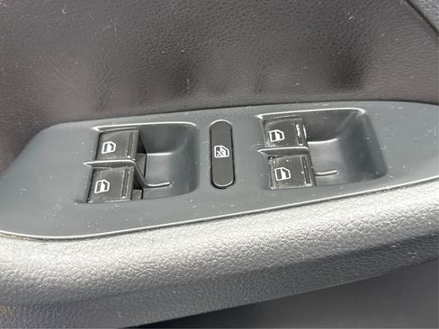 Used 2014 Volkswagen Jetta SE FWD image 19