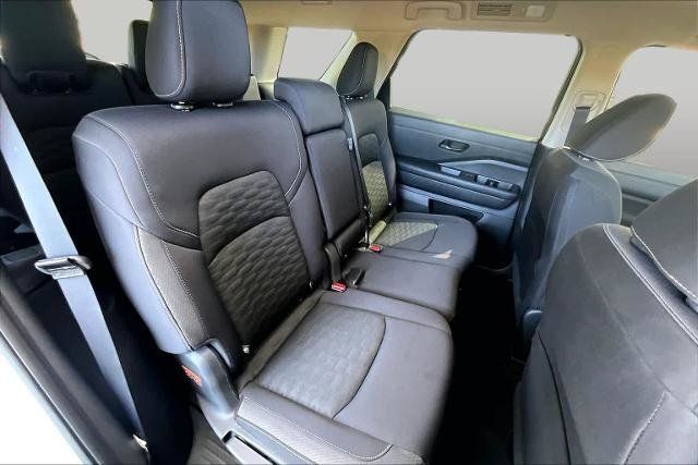 Certified 2024 Nissan Pathfinder SV FWD image 20