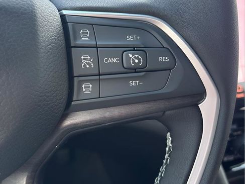 New 2025 Jeep Grand Cherokee Limited AWD/4WD image 17