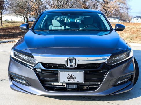 Used 2018 Honda Accord Touring image 19