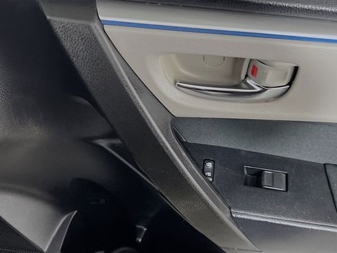 Used 2016 Toyota Corolla LE FWD image 31