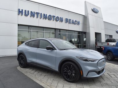 New 2025 Ford Mustang Mach-E Select w/ Comfort Package Lite