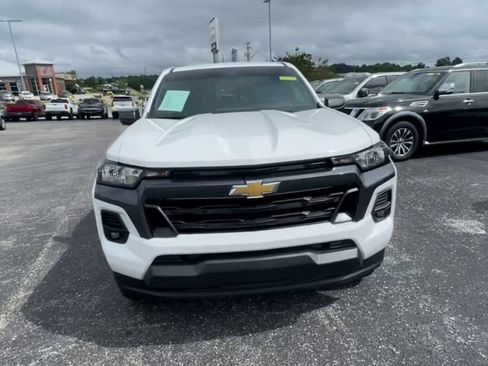 Used 2023 Chevrolet Colorado LT w/ LT Convenience Package II AWD/4WD image 4