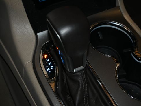 Used 2020 Jeep Grand Cherokee Overland AWD/4WD image 15