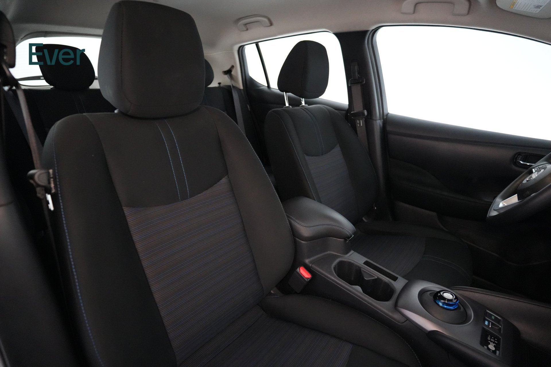 Used 2025 Nissan Leaf S FWD image 23