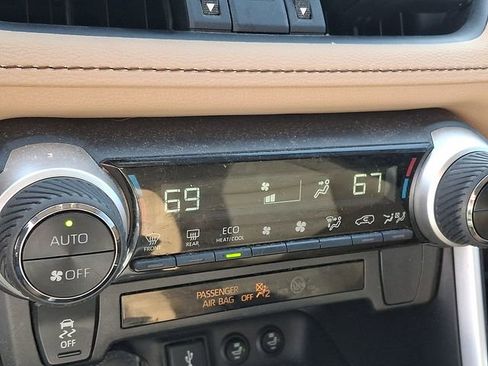 Used 2022 Toyota RAV4 XLE Premium image 13