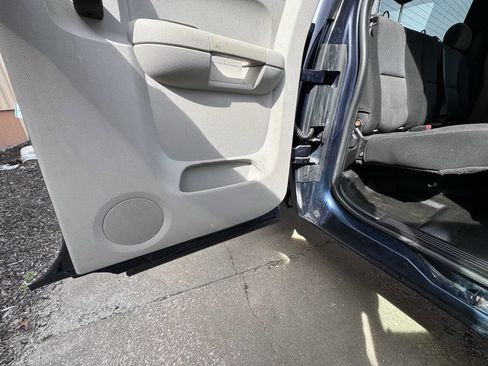 Used 2011 Chevrolet Silverado 2500 W/T w/ Snow Plow Prep Package image 26