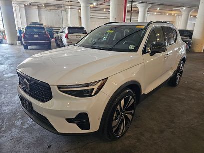 Certified 2025 Volvo XC40 B5 Ultra