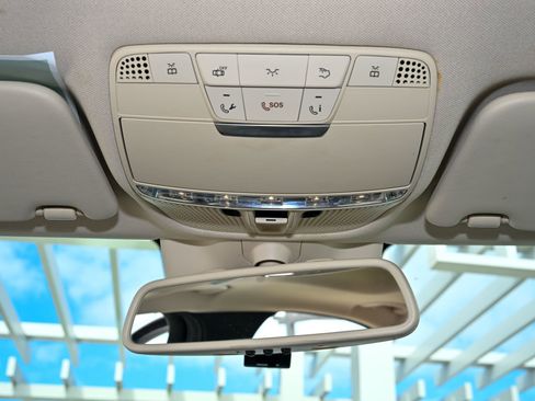 Used 2017 Mercedes-Benz C 300 4MATIC Sedan image 24