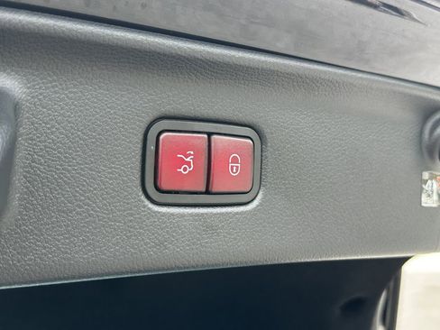 Certified 2025 Mercedes-Benz S 580 4MATIC Sedan image 22