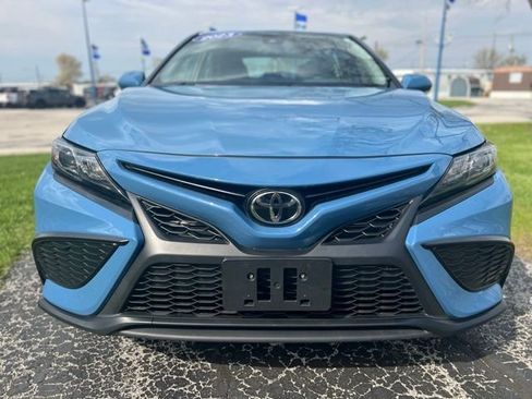Used 2023 Toyota Camry SE FWD image 3