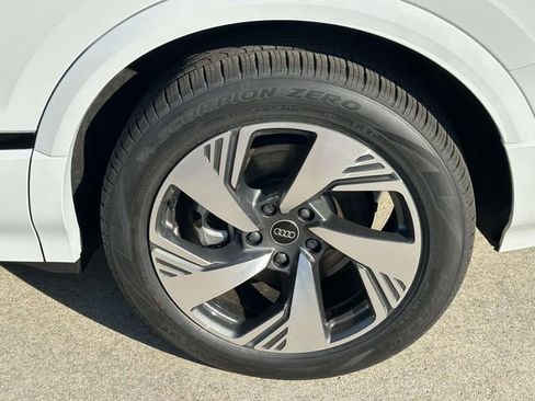 New 2025 Audi Q6 e-tron Premium Plus AWD/4WD image 4