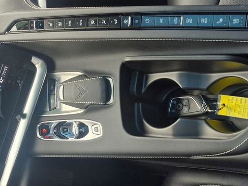 Used 2022 Chevrolet Corvette Stingray Preferred Cpe w/ Z51 Performance Package image 9