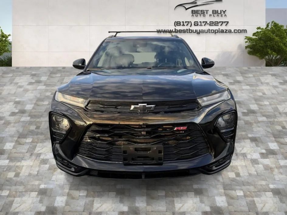 Used 2022 Chevrolet TrailBlazer RS FWD image 2