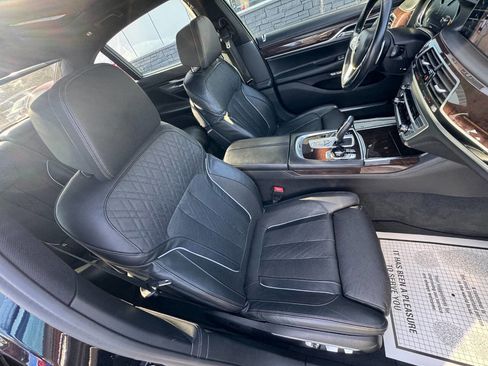 Used 2017 BMW 750i xDrive image 31