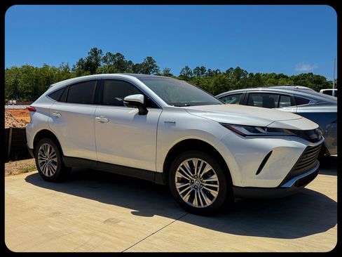 Used 2021 Toyota Venza Limited w/ Advanced Technology Package image 3